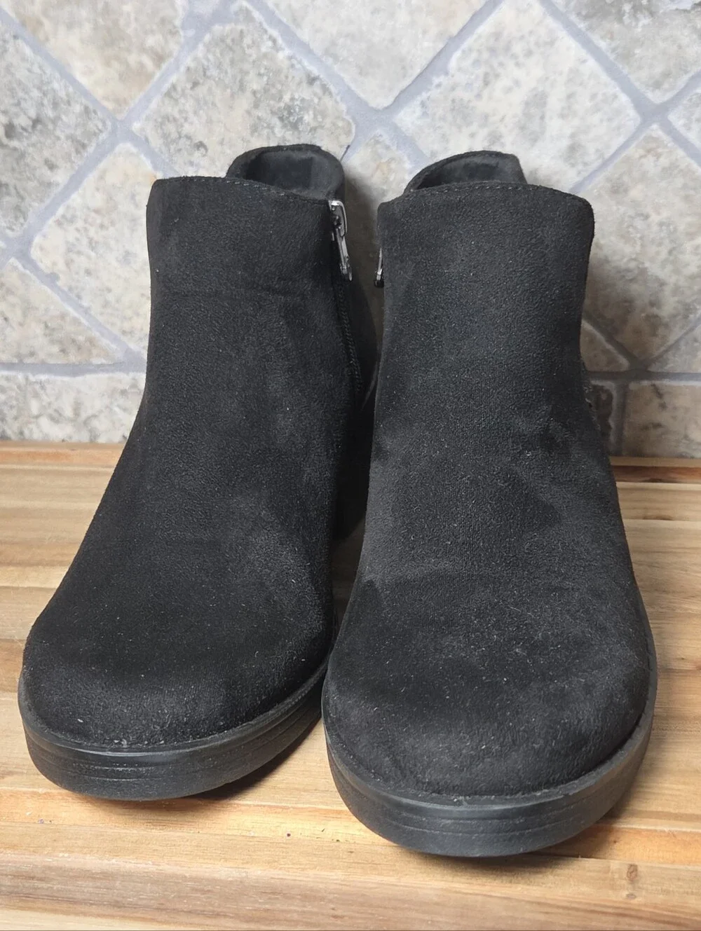 Bzees Outstanding Sparkle Machine Washable Bootie Black 9.5 M